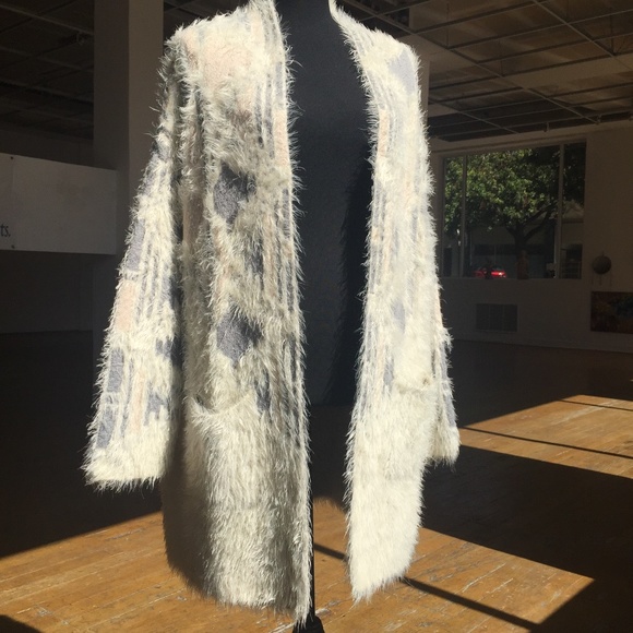 2 bella Sweaters - Ivory gray and pink oversized fluffy cardigan